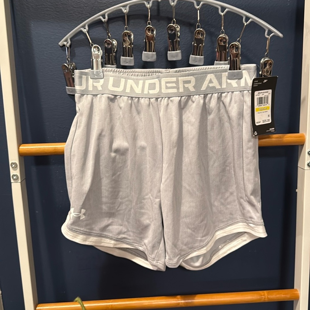 Girls under armour shorts size